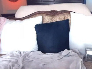 jennyblighe Busty young lady posing nude