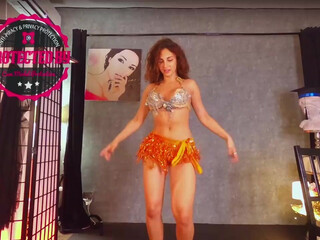 monkeylina Lustful bitch gently masturbates cunt