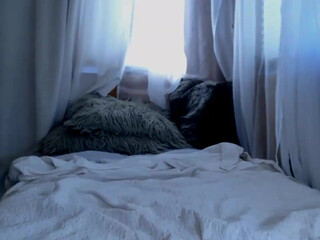 the__goat Naughty girl plays with vibro massager