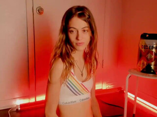 naomidee Wonderful blonde striking ass on the spot