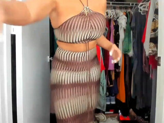 esmeralda_bel Busty female fucks point with a strap-on