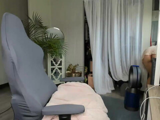 victoria_  loves to put fingers in forbidden places