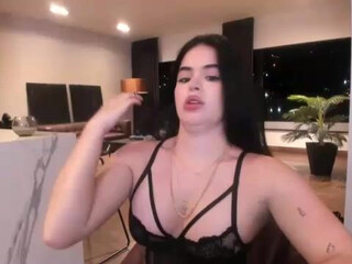 manuu_ Gorgeous girl finished form a rich handjob