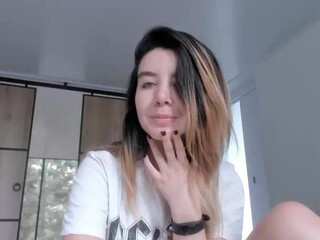 lauravega Blissful Curvy squeezes vagina