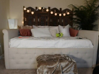 ariana_gray Slim bitch erotically undressed