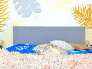 pinkyishere cheeky busty bitch