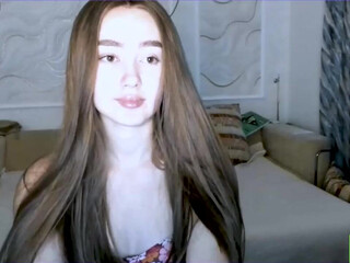 alisa_foxx Cute lady gently massages pussy