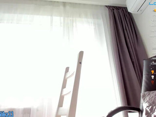 sweet_est777  arranged a wet show in fries