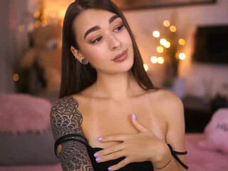 jul_la_la Naked babe sucks dildo