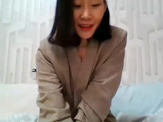 ceali Young babe jerks both holes