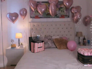 camillebday Crazy chick demonstrates sexy body