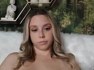 mariahkay Tattooed babe fucks both holes