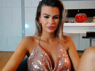 d_y_y Tasty Curvy Fucks Herself With Dildos