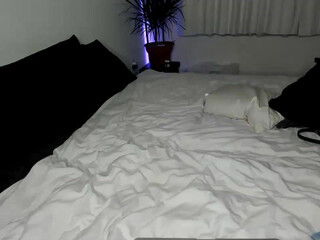 aryabella Gorgeous chick jerks off her pussy with phallus