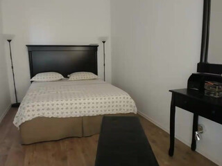 carollyne_ Desired chick caresses juicy holes