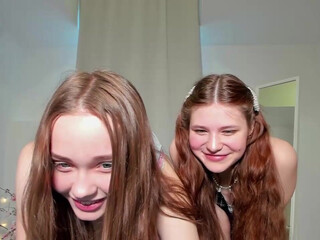 k_a_r_o_l_i_n_a chaturbate Cute young lady fucked her cunt with a phallus