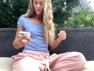 irisquin chaturbate  bright private striptease