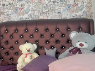 angelina_new chaturbate Gorgeous teen showing off natural boobs