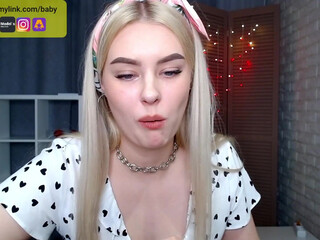 8a8y chaturbate Exquisite bitch pulls pussy