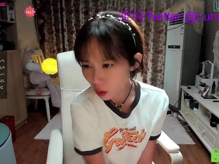 luna_liu520 chaturbate Gorgeous slut gives big boobs