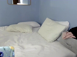 chloe_and_dic chaturbate Busty babe fucks herself in her pussy