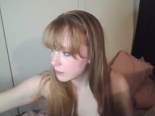 littlehelokitty chaturbate Charming bitch spreads her legs