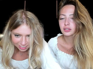 aggie_love chaturbate Busty slut gently wrestles pussy