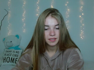 little__cherrry chaturbate Lustful mare rides a dildo