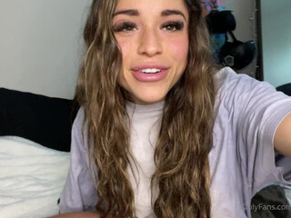 Bella aka bansheebel onlyfans  sweet ass attractive babe