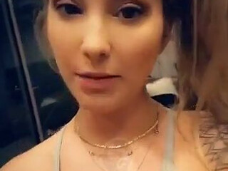 Austin Reign onlyfans mature babe fucks both holes