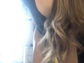 ellalxox onlyfans sexy slut washes in the shower and jerks off