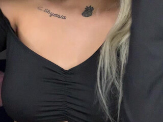 Mariaa Skyy aka mariaaskyy onlyfans tied bitch sucks dick