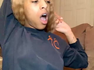 Bria Backwoods aka briabackwoods onlyfans  jerking off the clit on the bed