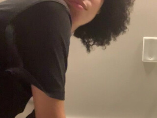 Mariaa Skyy aka mariaaskyy onlyfans spicy chick exposes sexy body
