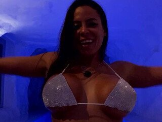 Luna Star aka cutelunastar onlyfans exquisite woman pulls the vagina