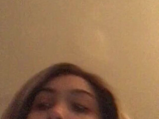 Aaliyah Hadid aka aaliyahhadid onlyfans mature shlendra jerking juicy pussy