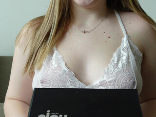 Rosikarterkiss onlyfans cute kralia posing in lingerie