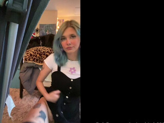 PickiiPackks exquisite passion rubs pussy