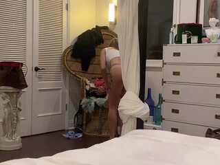 Kaylen Ward aka Kaybaby1 onlyfans gorgeous chick caresses shaved cunt