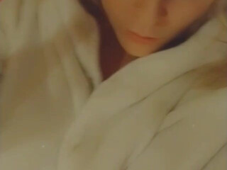 Liliana aka wildtequilla onlyfans cute blonde girl got herself a finger on the couch