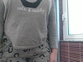 Liliana aka wildtequilla onlyfans gorgeous blonde gently masturbates cunt