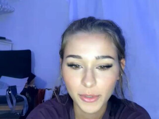 Isabella aka Urbzz onlyfans - shakes while husband is not at home