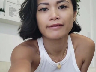 Chanel Uzi aka chaneluzi onlyfans hot lady fucks her shaved pussy