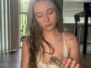 Chey Kitty aka cheyykittyy onlyfans  cool babe with big tits