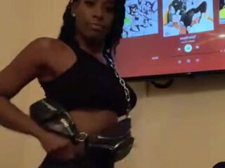 Bria Myles aka realbriamyles onlyfans trans girl tames her girlfriend