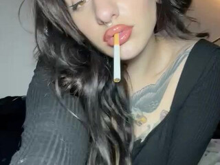 prvega onlyfans pretty girl fingering pussy in private