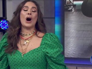 Yanet Garcia aka iamyanetgarcia onlyfans sexy mare caresses hairy cunt