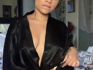 Troya aka troyachan onlyfans cute doll gives her pussy a dildo