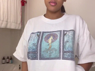 Poeticjusticeee onlyfans  sensual masturbation