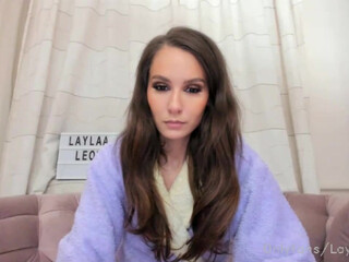 Laylaaleon aka LaylaaLeonXXX onlyfans gorgeous confused fingering both holes